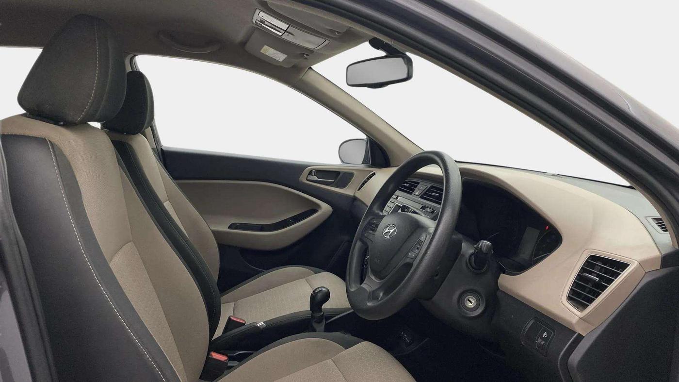 2016 Hyundai Elite i20 SPORTZ 1.2, Petrol, Manual, 51,608 km, Right Side Front Door Cabin