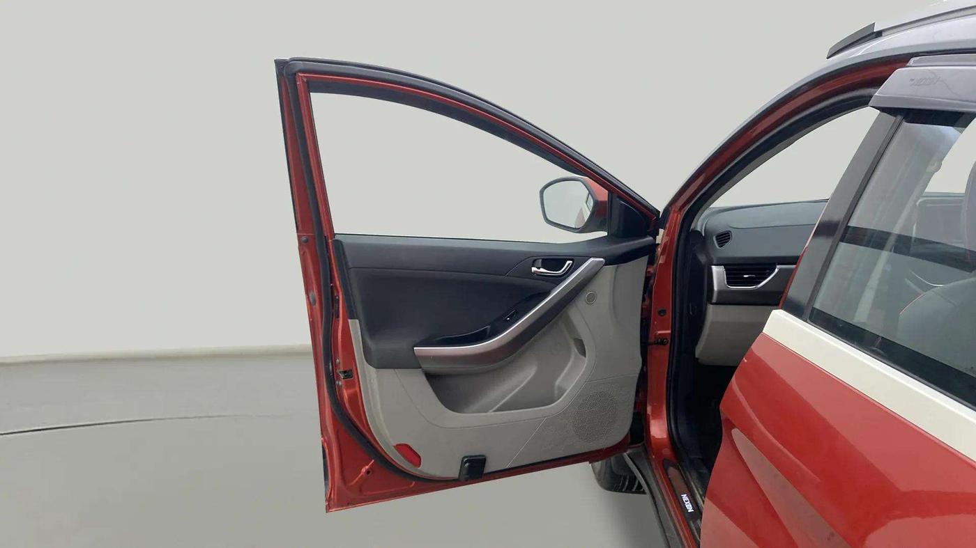 2018 Tata NEXON XZ PLUS DIESEL, Diesel, Manual, 70,794 km, LHS Front Door