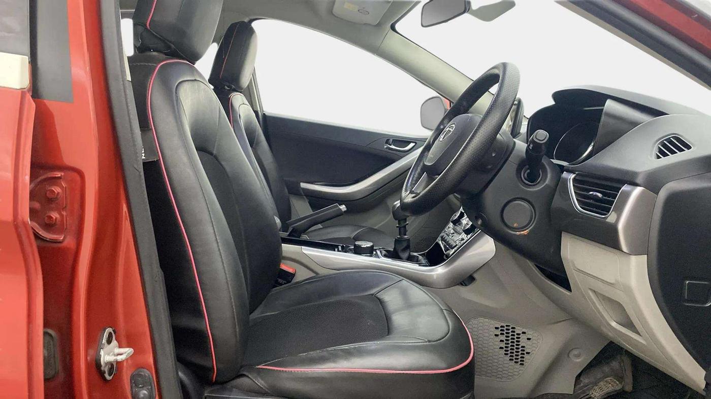 2018 Tata NEXON XZ PLUS DIESEL, Diesel, Manual, 70,794 km, Right Side Front Door Cabin