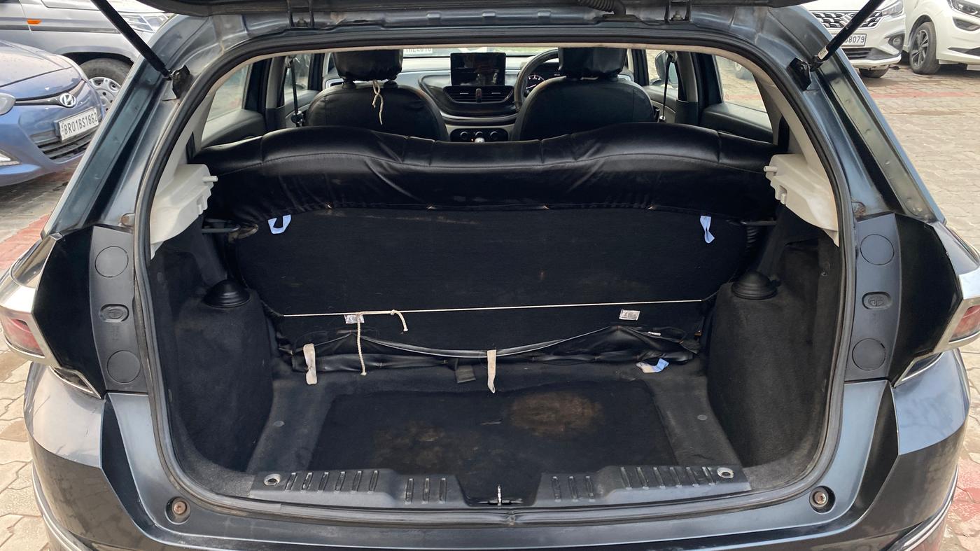 2020 Tata ALTROZ XE PETROL, Petrol, Manual, 28,442 km, Boot Inside