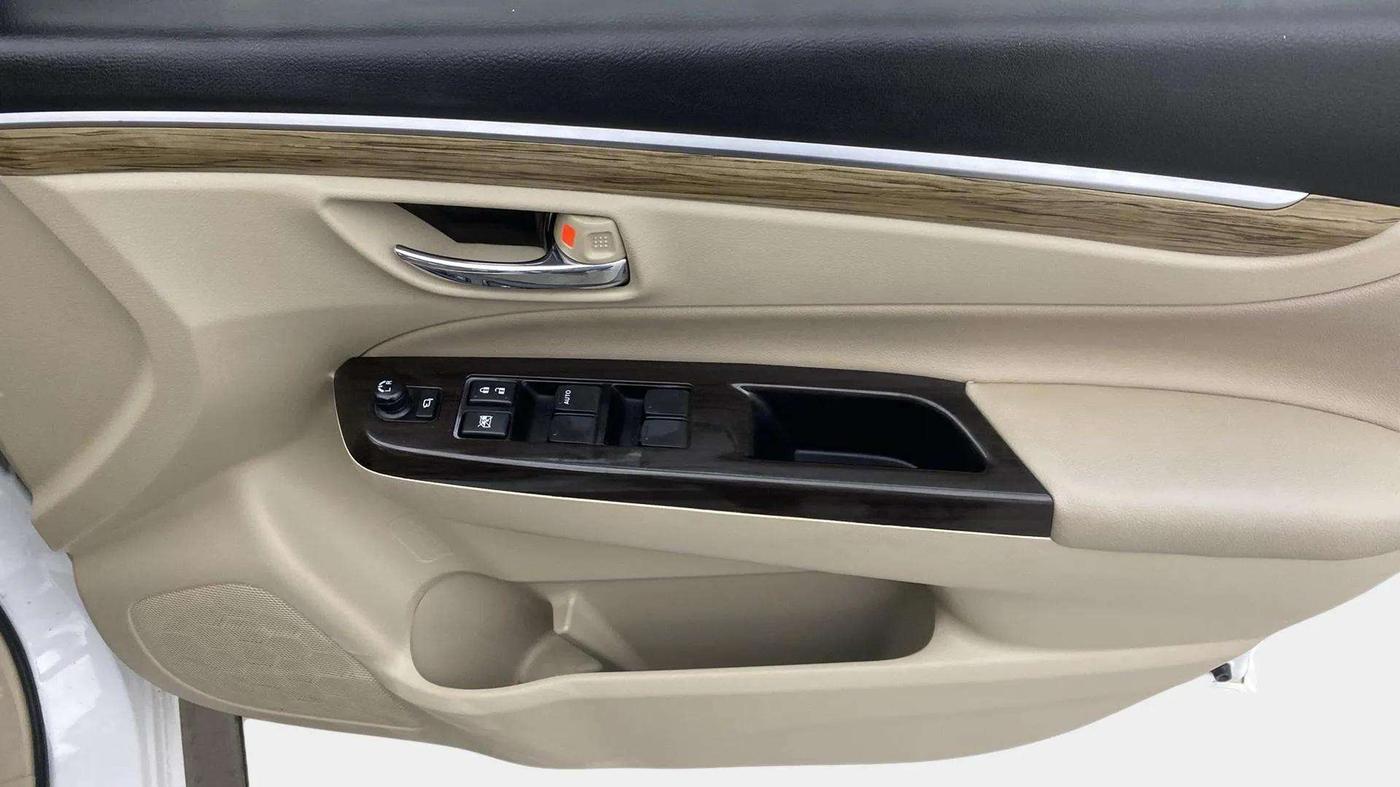 2020 Maruti Ciaz ALPHA 1.5 SHVS PETROL, Petrol, Manual, 59,512 km, Driver Side Door Panels Control