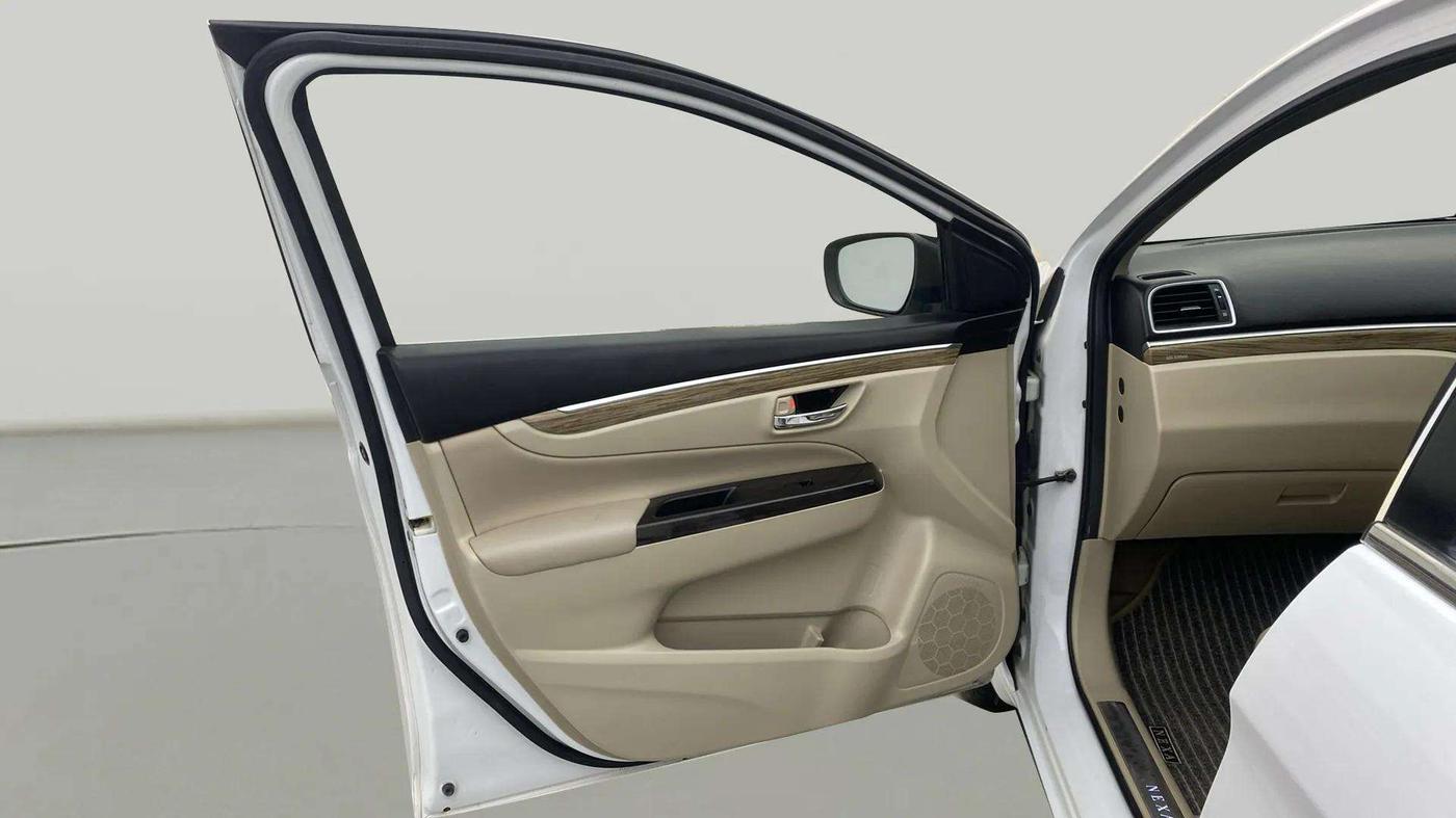 2020 Maruti Ciaz ALPHA 1.5 SHVS PETROL, Petrol, Manual, 59,512 km, LHS Front Door