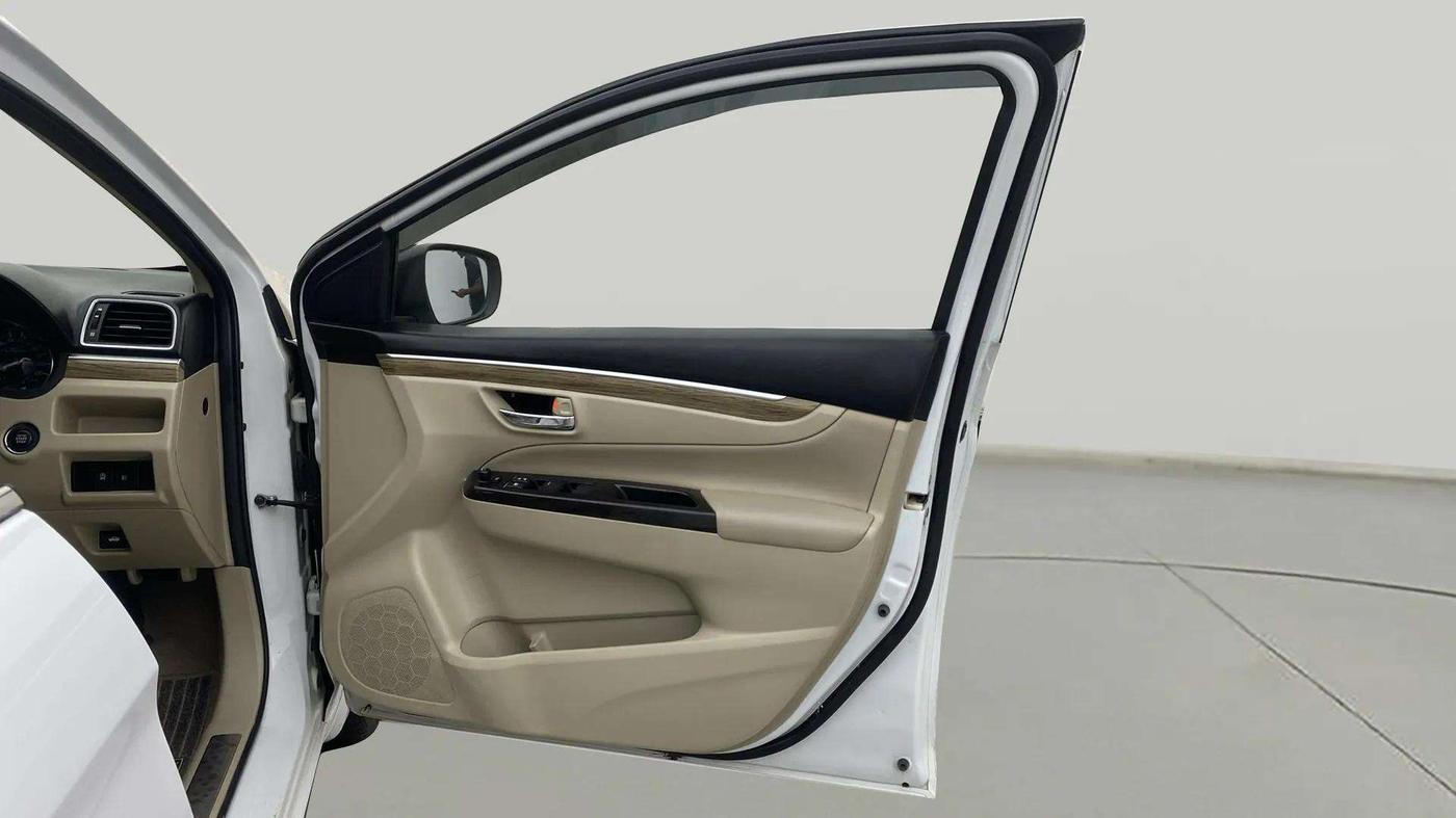 2020 Maruti Ciaz ALPHA 1.5 SHVS PETROL, Petrol, Manual, 59,512 km, RHS Front Door