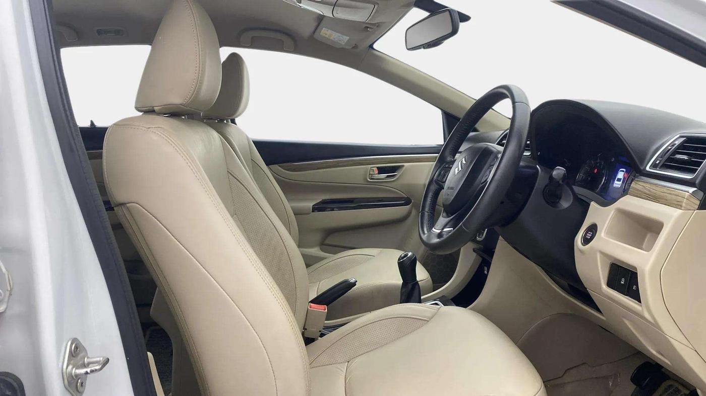 2020 Maruti Ciaz ALPHA 1.5 SHVS PETROL, Petrol, Manual, 59,512 km, Right Side Front Door Cabin