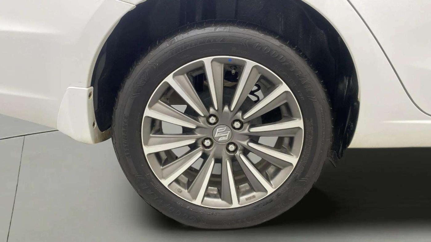 2020 Maruti Ciaz ALPHA 1.5 SHVS PETROL, Petrol, Manual, 59,512 km, Right Rear Wheel