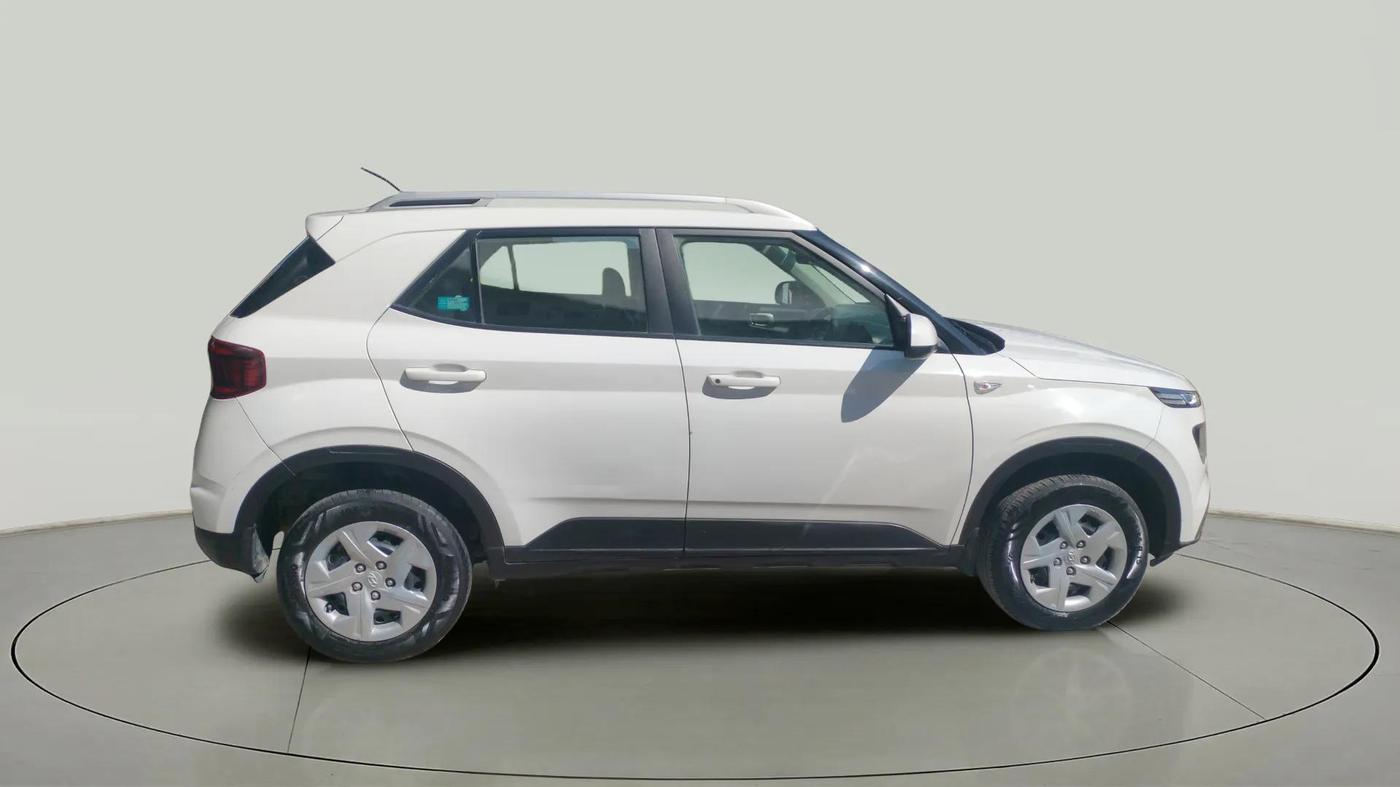 2020 Hyundai VENUE S 1.2, Petrol, Manual, 45,976 km, Right Side View