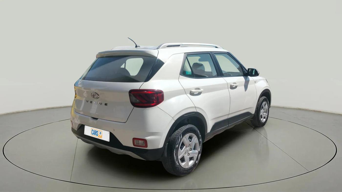 2020 Hyundai VENUE S 1.2, Petrol, Manual, 45,976 km, Right Back Diagonal