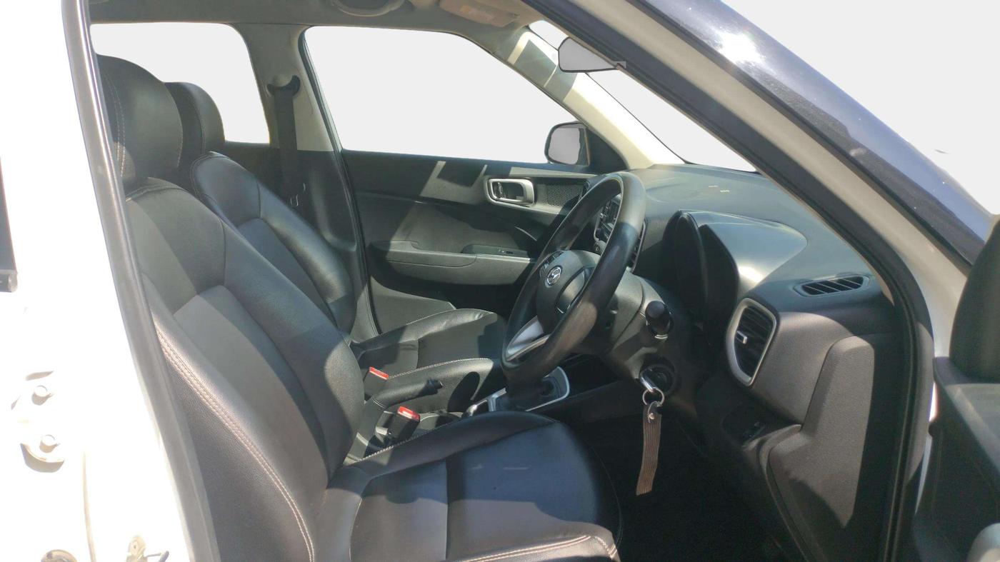 2020 Hyundai VENUE S 1.2, Petrol, Manual, 45,976 km, Right Side Front Door Cabin