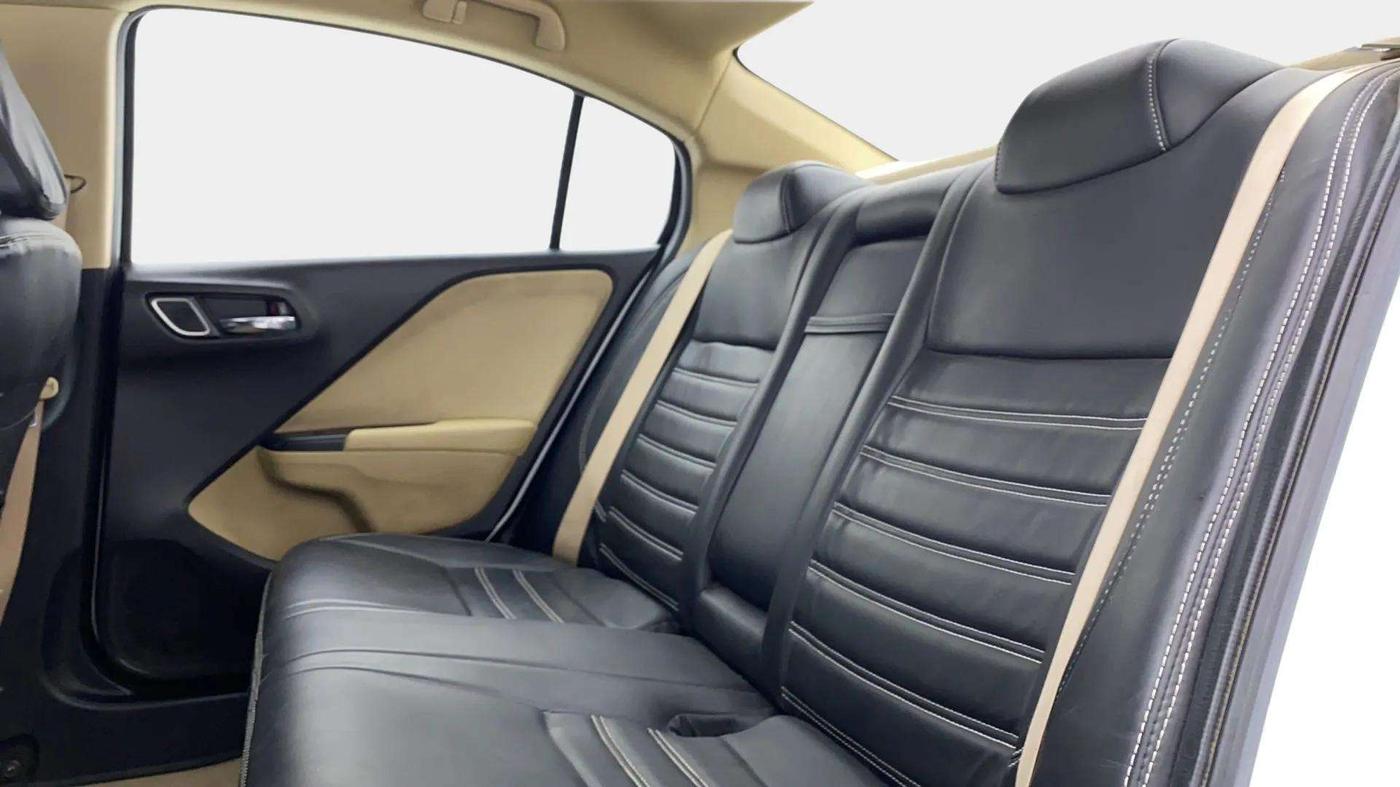 2022 Honda City 1.5L I-VTEC V MT 4TH GEN, Petrol, Manual, 29,769 km, Right Side Rear Door Cabin