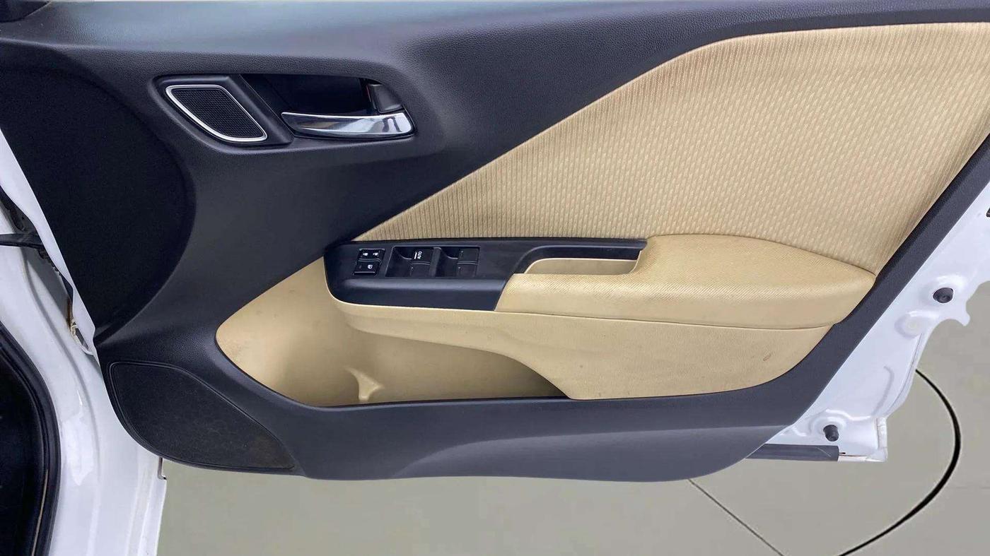 2022 Honda City 1.5L I-VTEC V MT 4TH GEN, Petrol, Manual, 29,769 km, Driver Side Door Panels Control