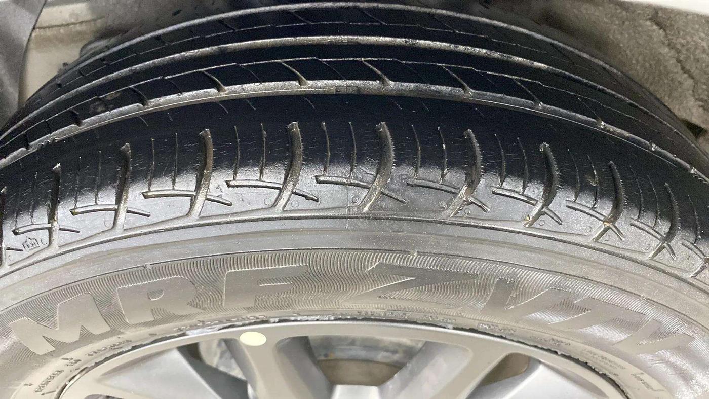 2019 Hyundai Elite i20 SPORTZ PLUS 1.2, Petrol, Manual, 34,807 km, Left Front Tyre Tread