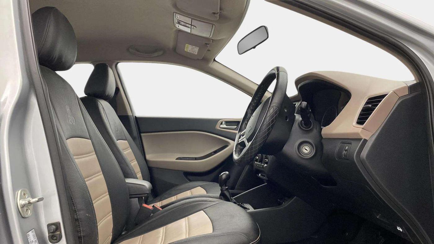 2019 Hyundai Elite i20 SPORTZ PLUS 1.2, Petrol, Manual, 34,807 km, Right Side Front Door Cabin