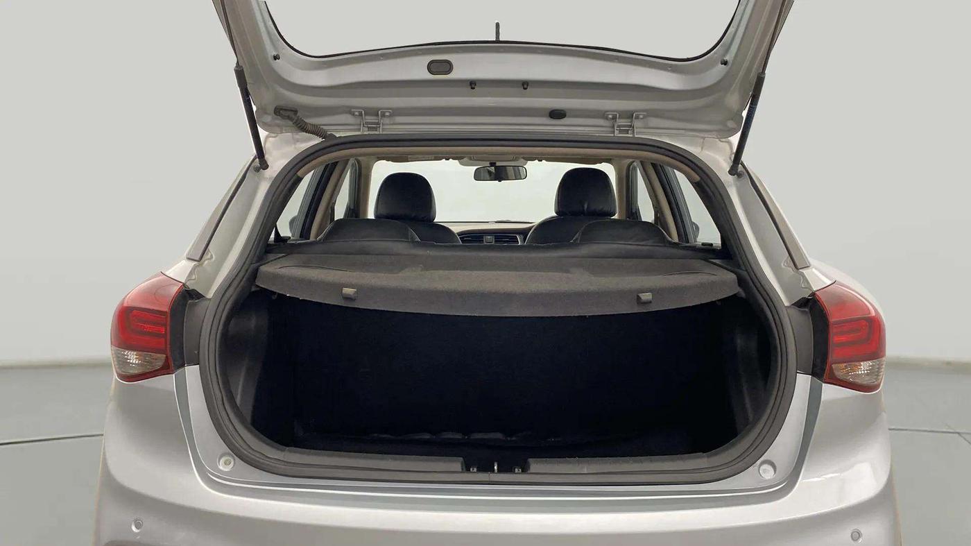 2019 Hyundai Elite i20 SPORTZ PLUS 1.2, Petrol, Manual, 34,807 km, Boot Inside