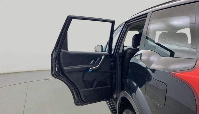 2020 Mahindra XUV500 W9, Diesel, Manual, 68,580 km, LHS Rear Door