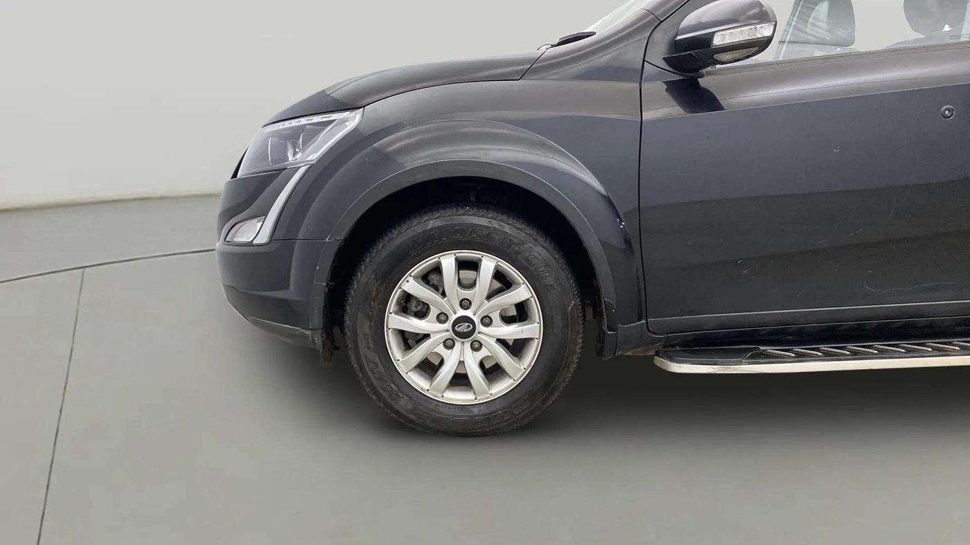 2020 Mahindra XUV500 W9, Diesel, Manual, 69,255 km, Left Front Wheel