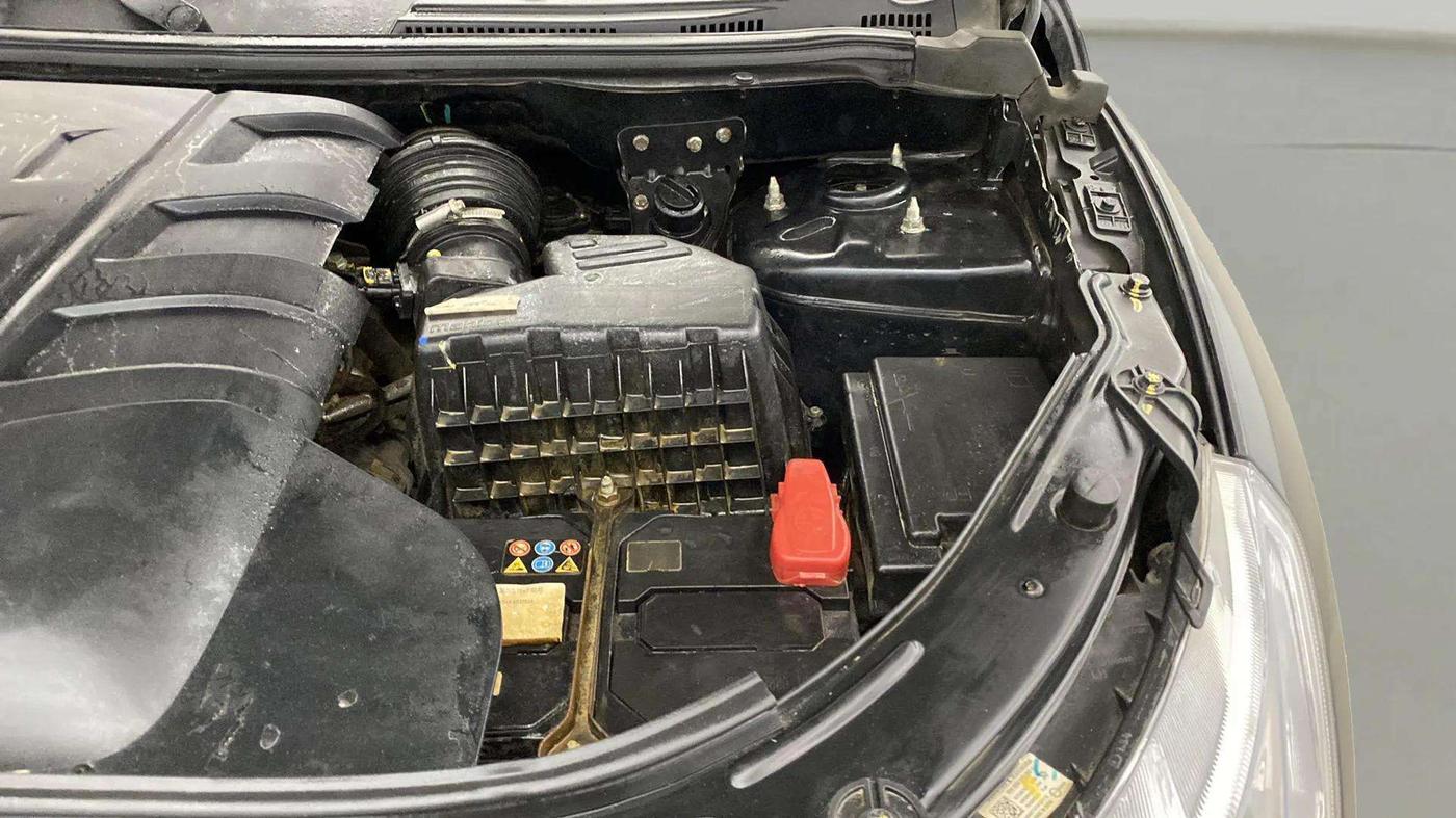 2020 Mahindra XUV500 W9, Diesel, Manual, 69,255 km, Engine View - Left