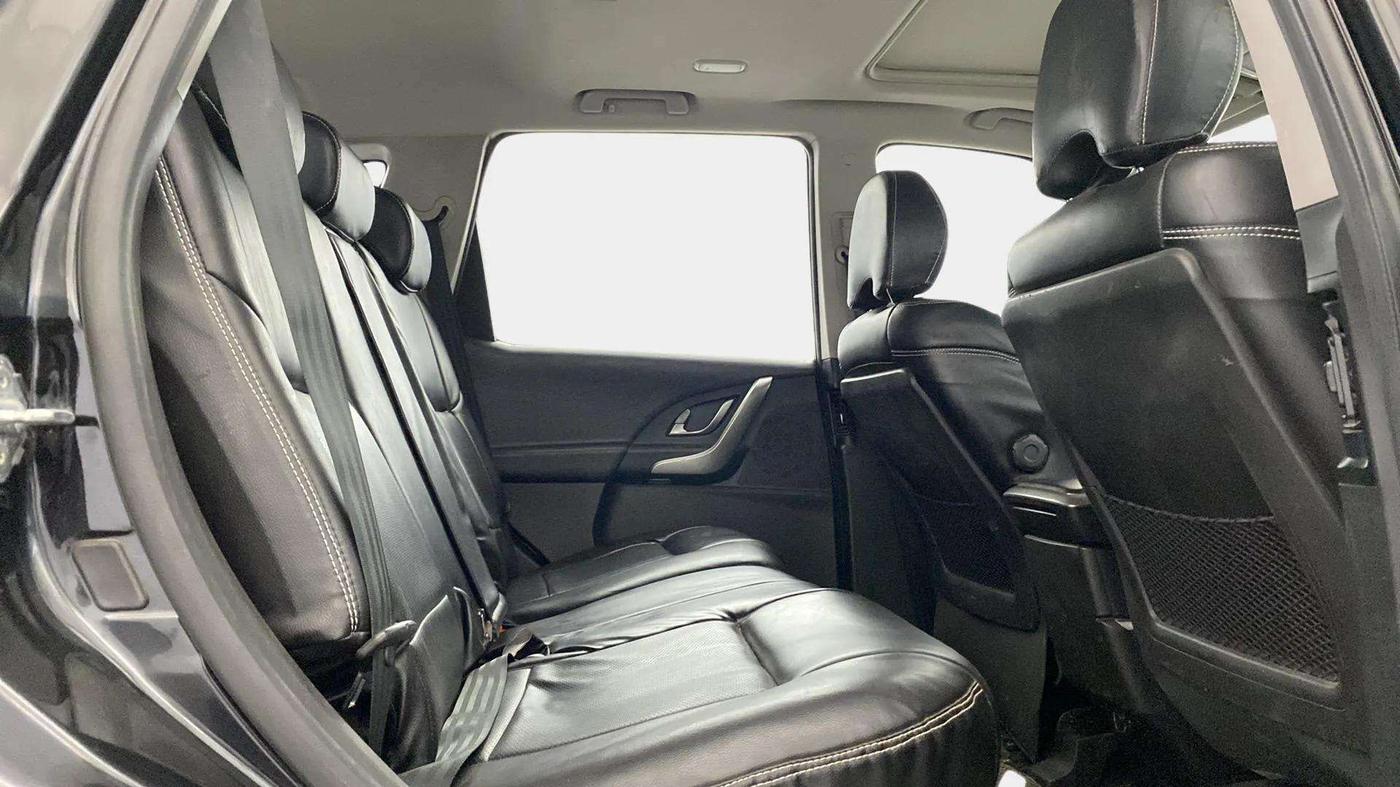 2020 Mahindra XUV500 W9, Diesel, Manual, 69,255 km, Right Side Rear Door Cabin