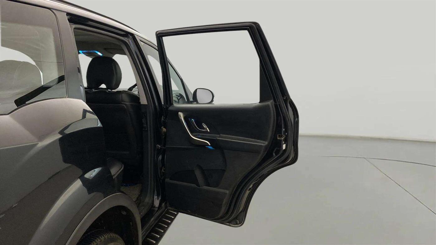 2020 Mahindra XUV500 W9, Diesel, Manual, 69,255 km, RHS Rear Door