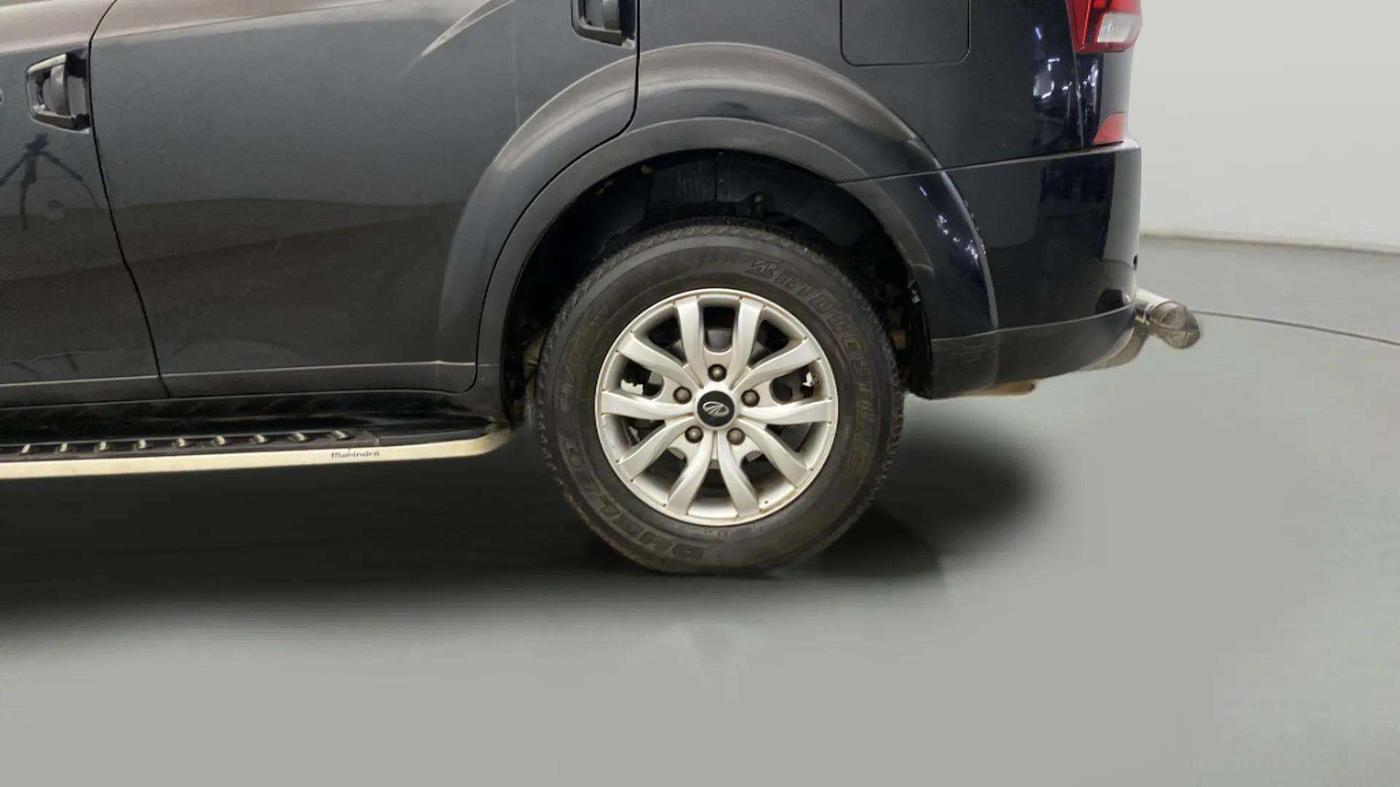 2020 Mahindra XUV500 W9, Diesel, Manual, 69,255 km, Left Rear Wheel