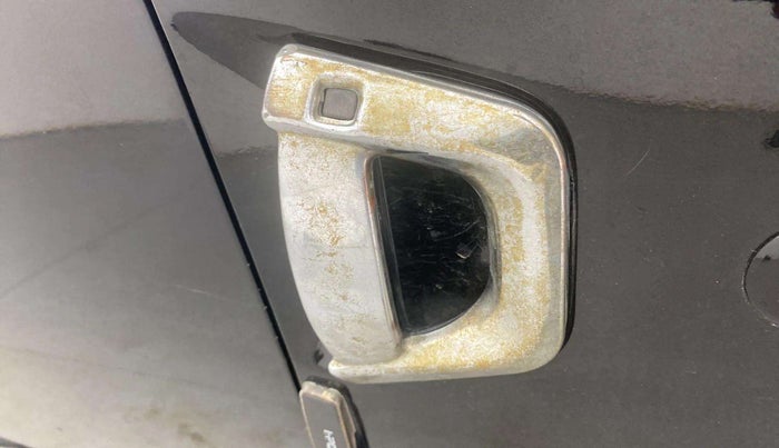 2021 Mahindra XUV500 W9, Diesel, Manual, 60,497 km, Lock system - Keyless sensor not working