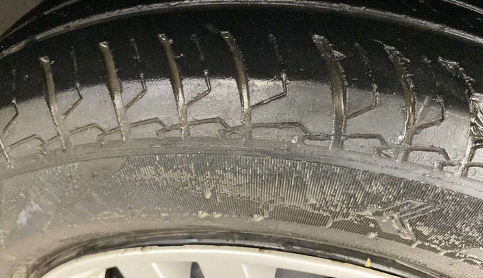 2022 Maruti Dzire VXI CNG, CNG, Manual, 33,025 km, Right Front Tyre Tread