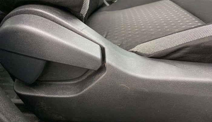 2021 Nissan MAGNITE XE, Petrol, Manual, 25,334 km, Driver Side Adjustment Panel
