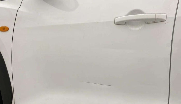 2021 Nissan MAGNITE XE, Petrol, Manual, 25,334 km, Front passenger door - Slightly dented