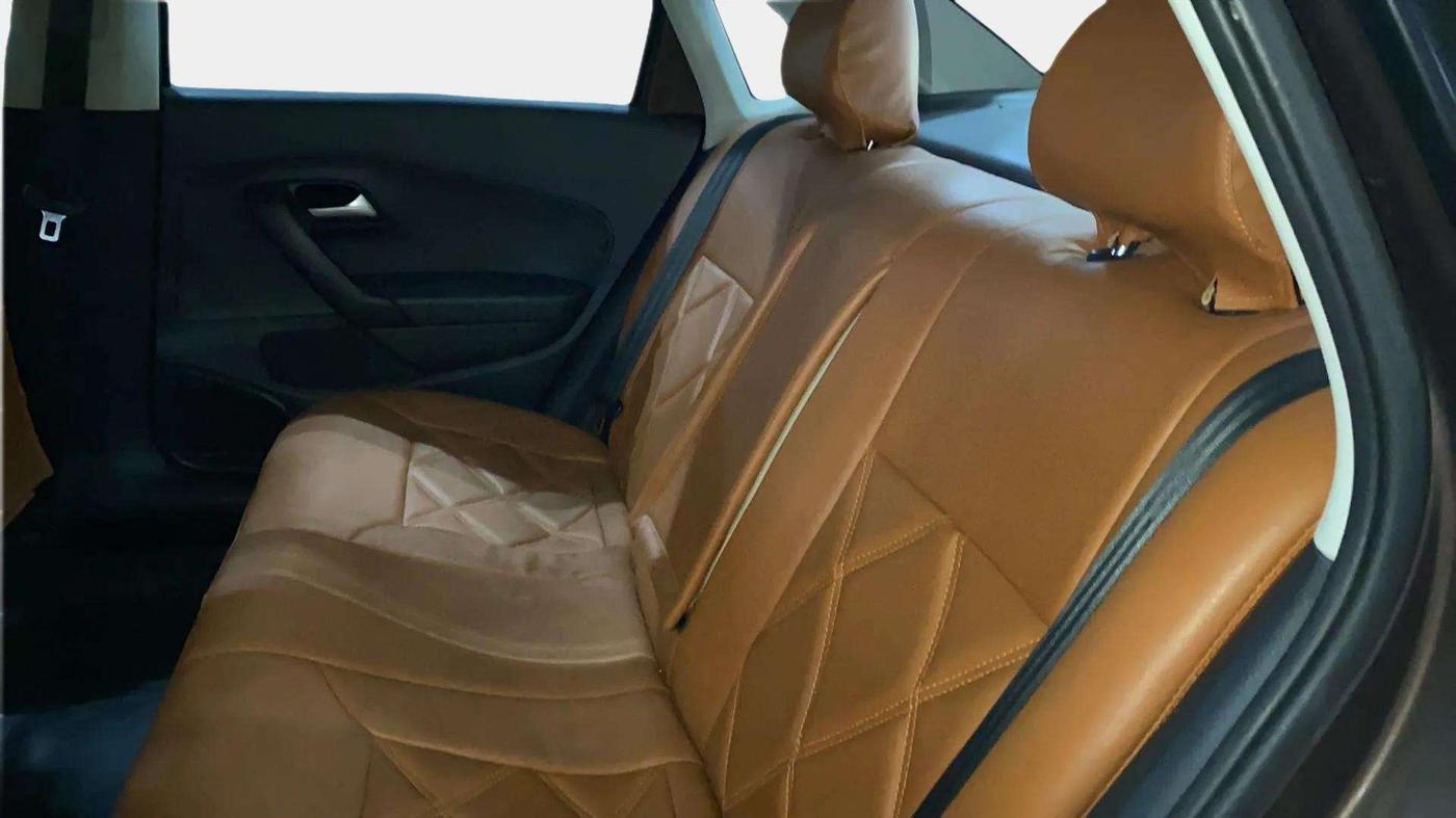 2018 Volkswagen Vento COMFORTLINE 1.6, Petrol, Manual, 48,527 km, Right Side Rear Door Cabin