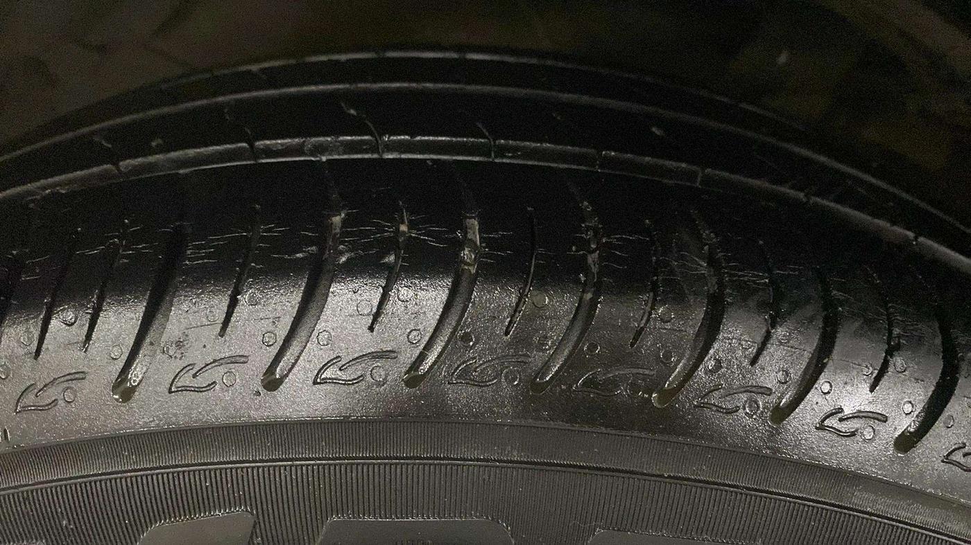 2015 Maruti Ciaz VXI+, Petrol, Manual, 74,002 km, Right Rear Tyre Tread