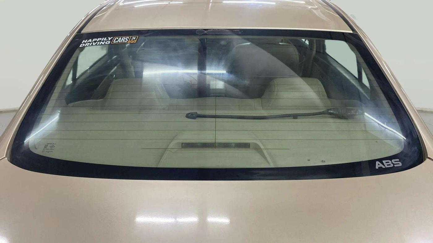 2015 Maruti Ciaz VXI+, Petrol, Manual, 74,002 km, Rear Windshield