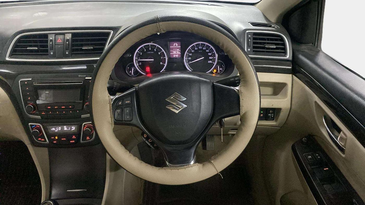 2015 Maruti Ciaz VXI+, Petrol, Manual, 74,002 km, Steering Wheel Close Up