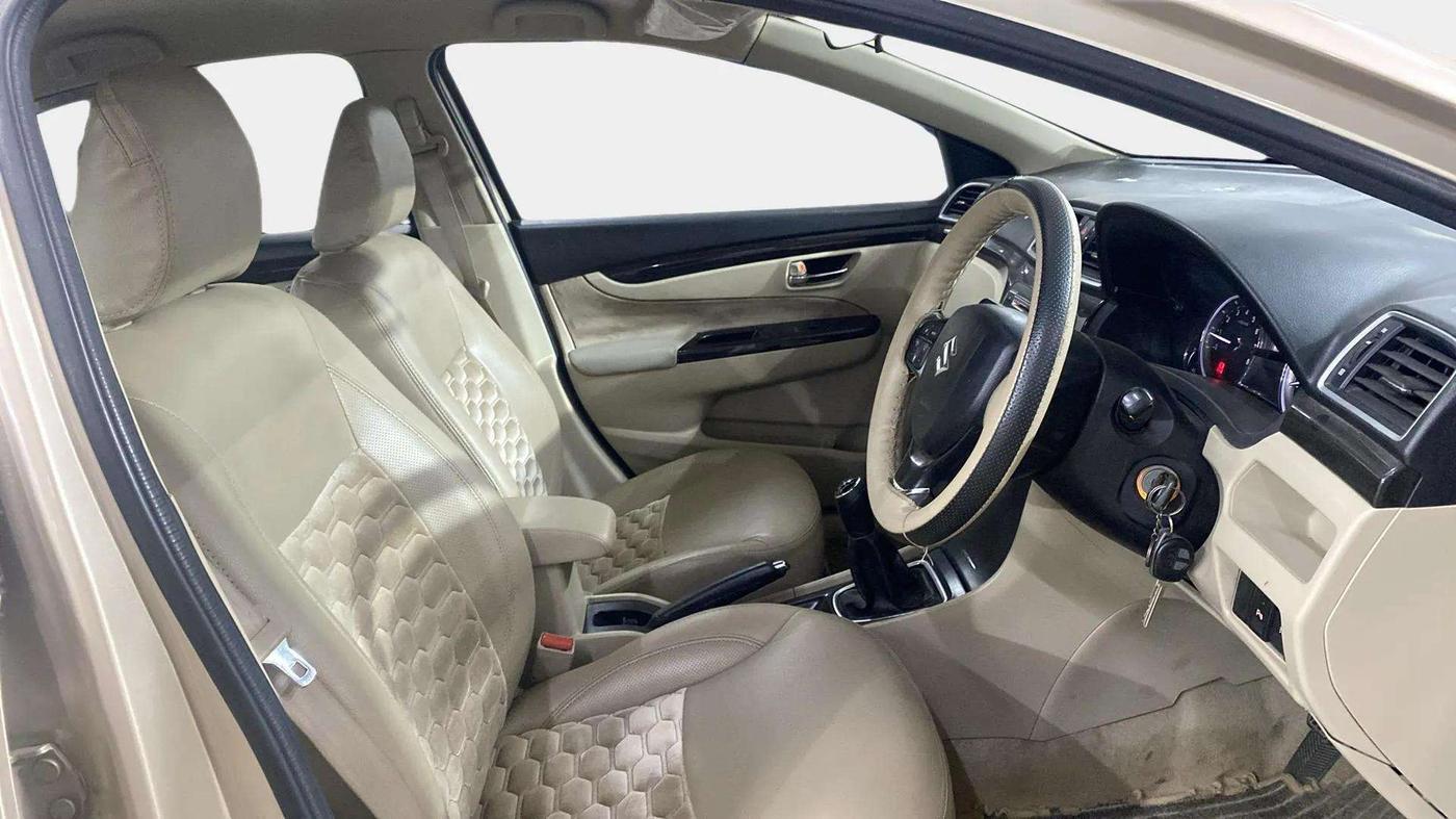 2015 Maruti Ciaz VXI+, Petrol, Manual, 74,002 km, Right Side Front Door Cabin
