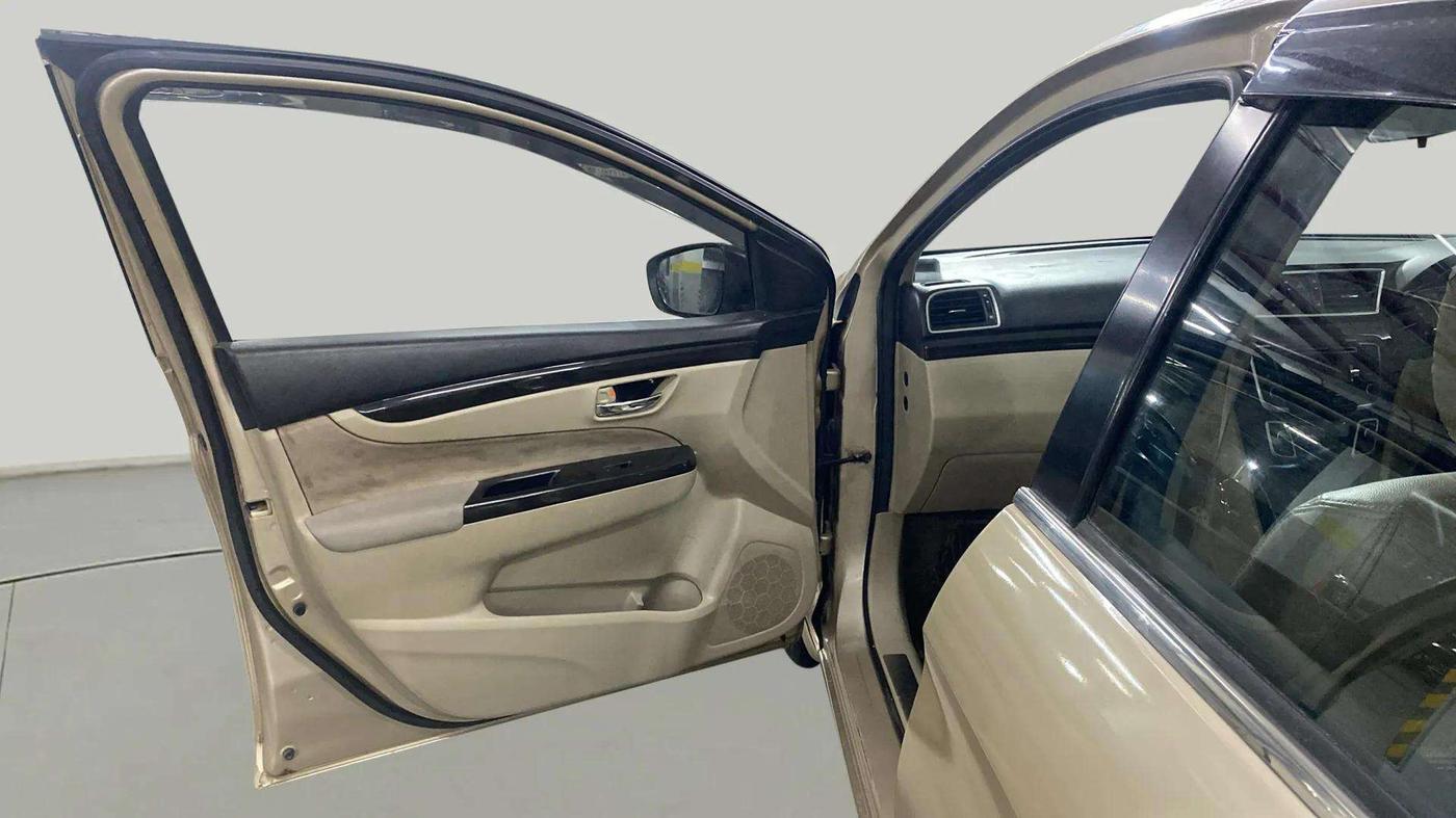 2015 Maruti Ciaz VXI+, Petrol, Manual, 74,002 km, LHS Front Door