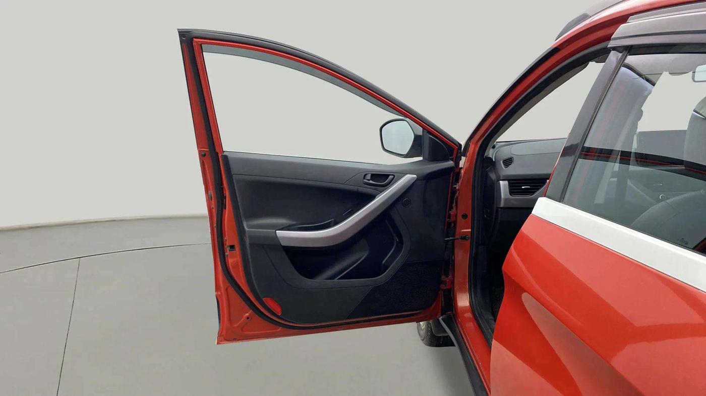 2020 Tata NEXON XM SUNROOF PETROL, Petrol, Manual, 30,518 km, LHS Front Door