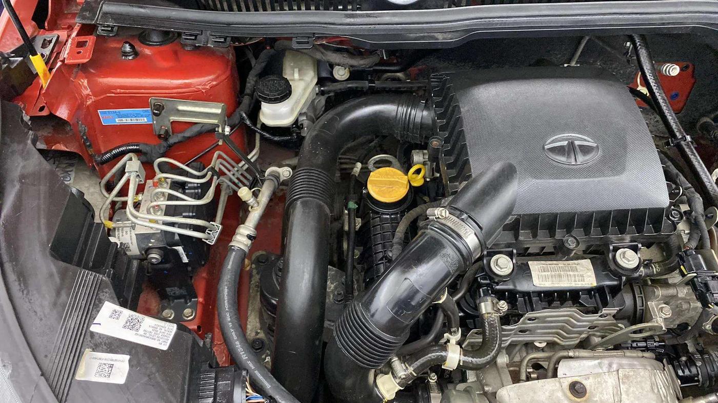 2020 Tata NEXON XM SUNROOF PETROL, Petrol, Manual, 30,518 km, Engine View - Right