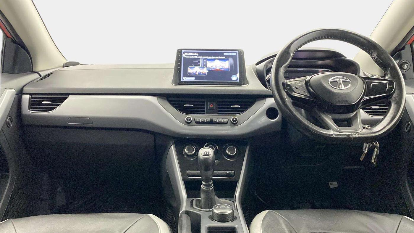 2020 Tata NEXON XM SUNROOF PETROL, Petrol, Manual, 30,518 km, Dashboard