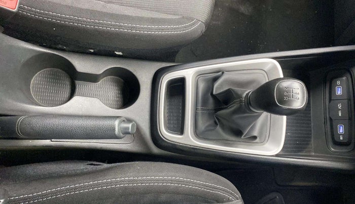 2021 Hyundai VENUE S+ 1.2, Petrol, Manual, 21,485 km, Gear Lever