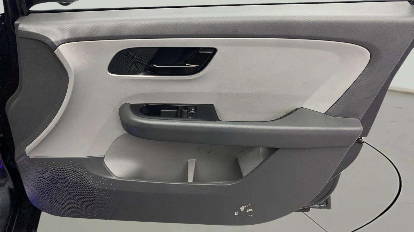 2021 Tata ALTROZ XE PETROL, Petrol, Manual, 40,465 km, Driver Side Door Panels Control