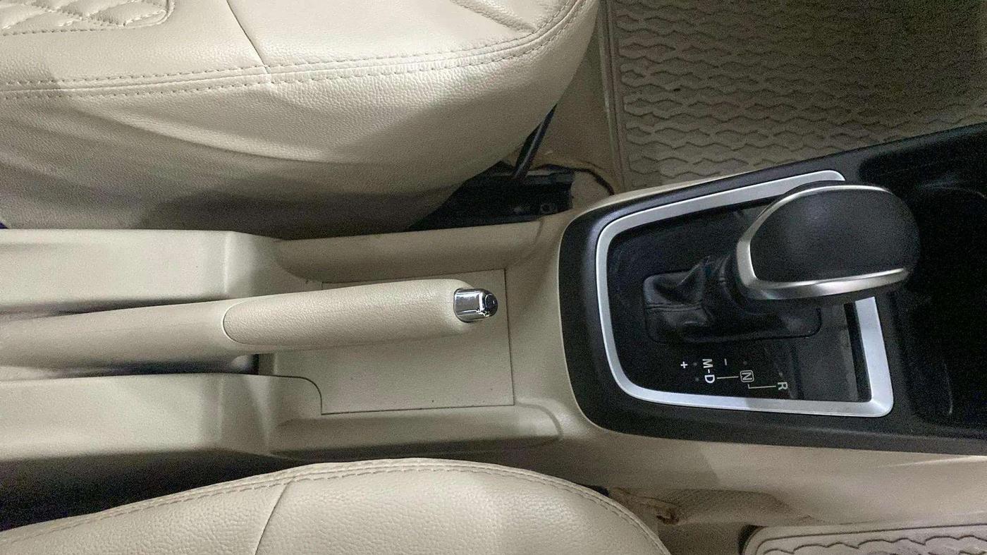 2019 Maruti Dzire VXI AMT, Petrol, Automatic, 14,134 km, Gear Lever