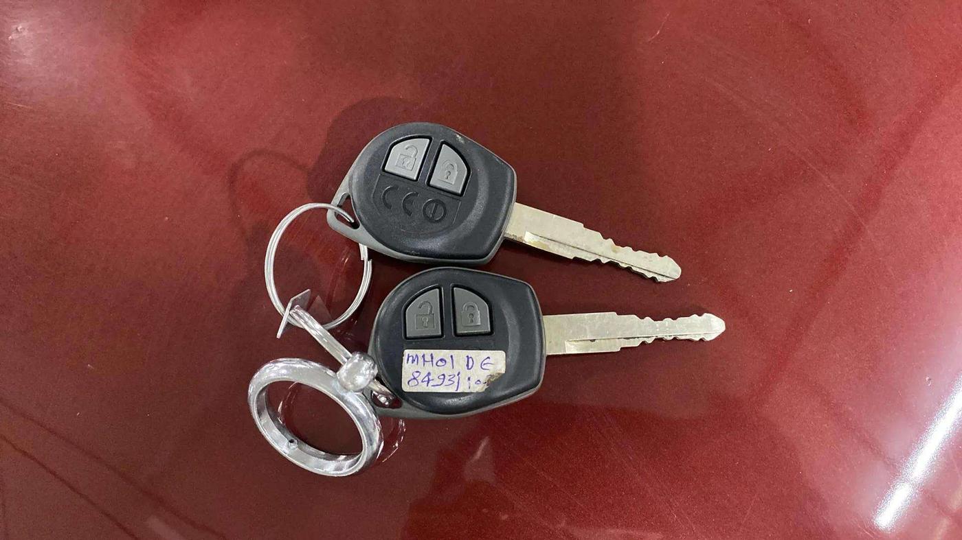 2019 Maruti Dzire VXI AMT, Petrol, Automatic, 14,134 km, Key Close Up