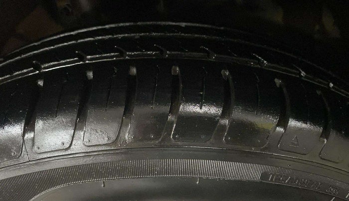 2019 Maruti Dzire VXI AMT, Petrol, Automatic, 14,013 km, Right Front Tyre Tread