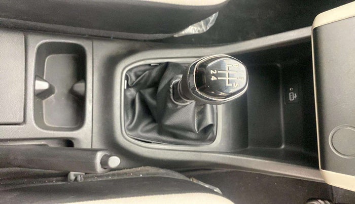 2020 Renault TRIBER RXT, Petrol, Manual, 9,124 km, Gear Lever