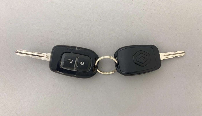 2020 Renault TRIBER RXT, Petrol, Manual, 9,124 km, Key Close Up