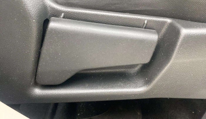 2020 Renault TRIBER RXT, Petrol, Manual, 9,124 km, Driver Side Adjustment Panel
