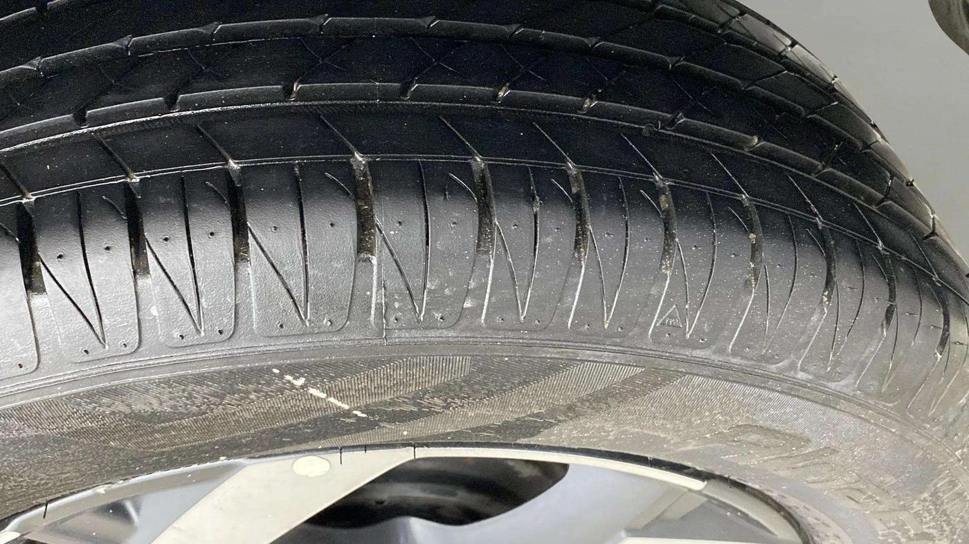 2019 Hyundai VENUE SX PLUS 1.0 TURBO DCT, Petrol, Automatic, 98,937 km, Right Rear Tyre Tread