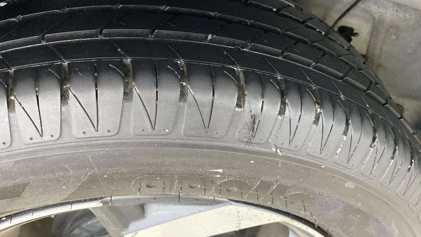 2019 Hyundai VENUE SX PLUS 1.0 TURBO DCT, Petrol, Automatic, 98,937 km, Left Front Tyre Tread