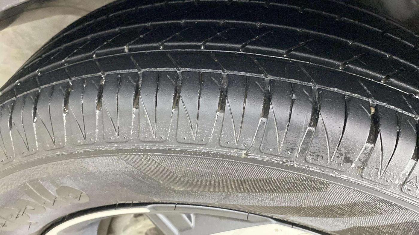 2019 Hyundai VENUE SX PLUS 1.0 TURBO DCT, Petrol, Automatic, 98,937 km, Left Rear Tyre Tread