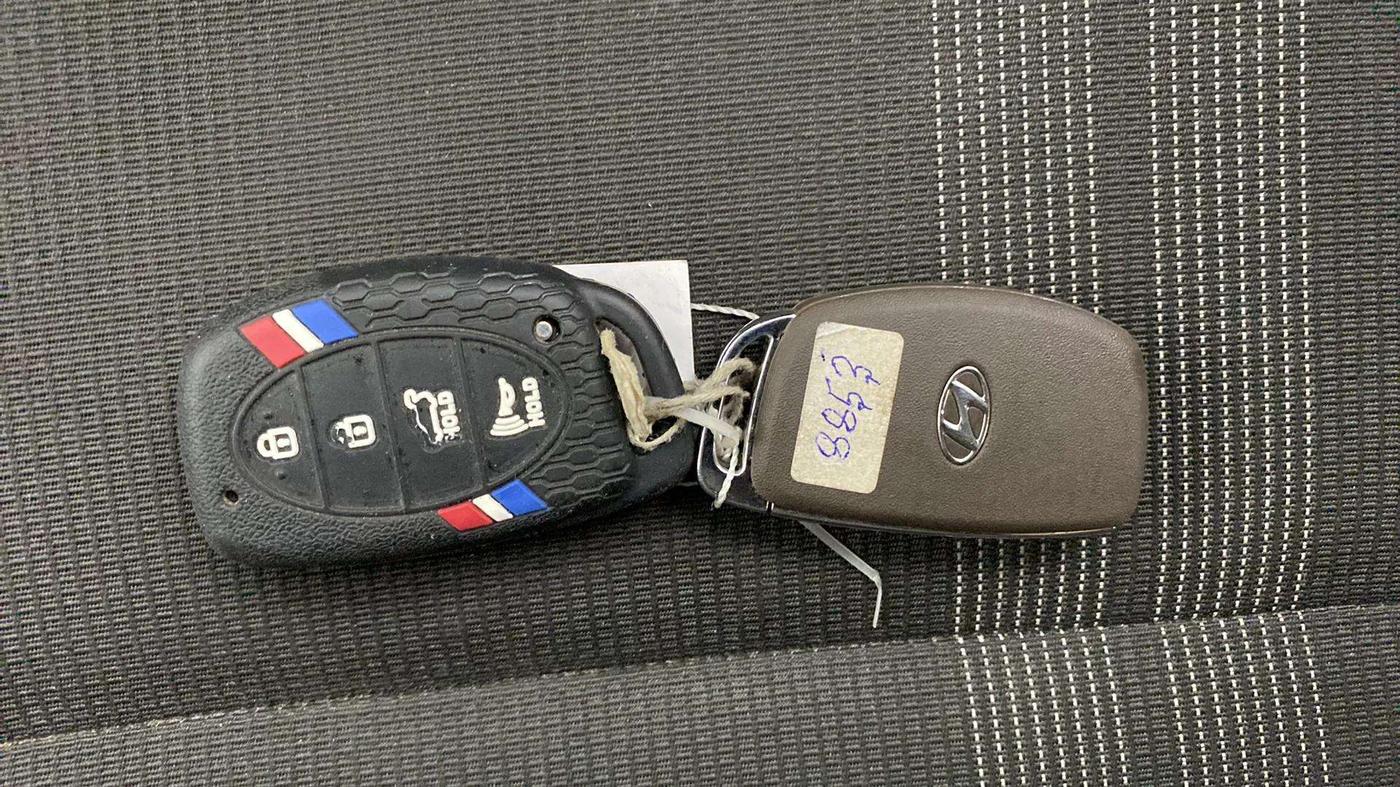 2019 Hyundai VENUE SX PLUS 1.0 TURBO DCT, Petrol, Automatic, 98,937 km, Key Close Up