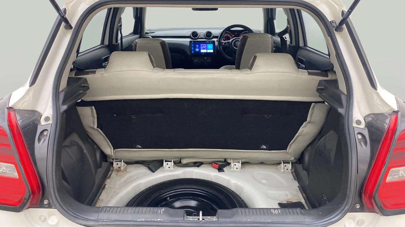 2018 Maruti Swift VXI AMT, Petrol, Automatic, 70,604 km, Boot Inside