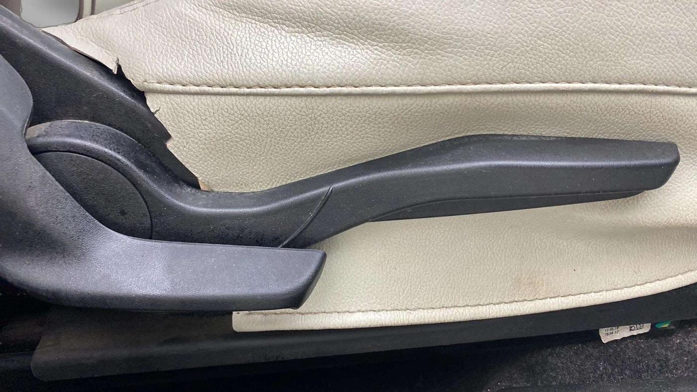 2018 Maruti Swift VXI AMT, Petrol, Automatic, 70,604 km, Driver Side Adjustment Panel